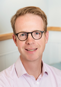 Dr. Mathias Okroi